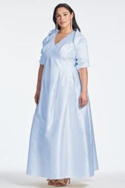 The Hug Shawl - Glacial Blue 10 The Hug Shawl - Glacial Blue -SACHIN & BABI Clothes BROOKEGOWN HUGSHAWL GLACIALBLUE SIDE2