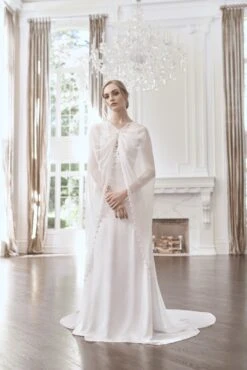 Arabella Cape - Off White -SACHIN & BABI Clothes LOOK02 164