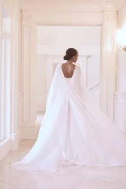 Monica Cape - Off White -SACHIN & BABI Clothes LOOK10 119