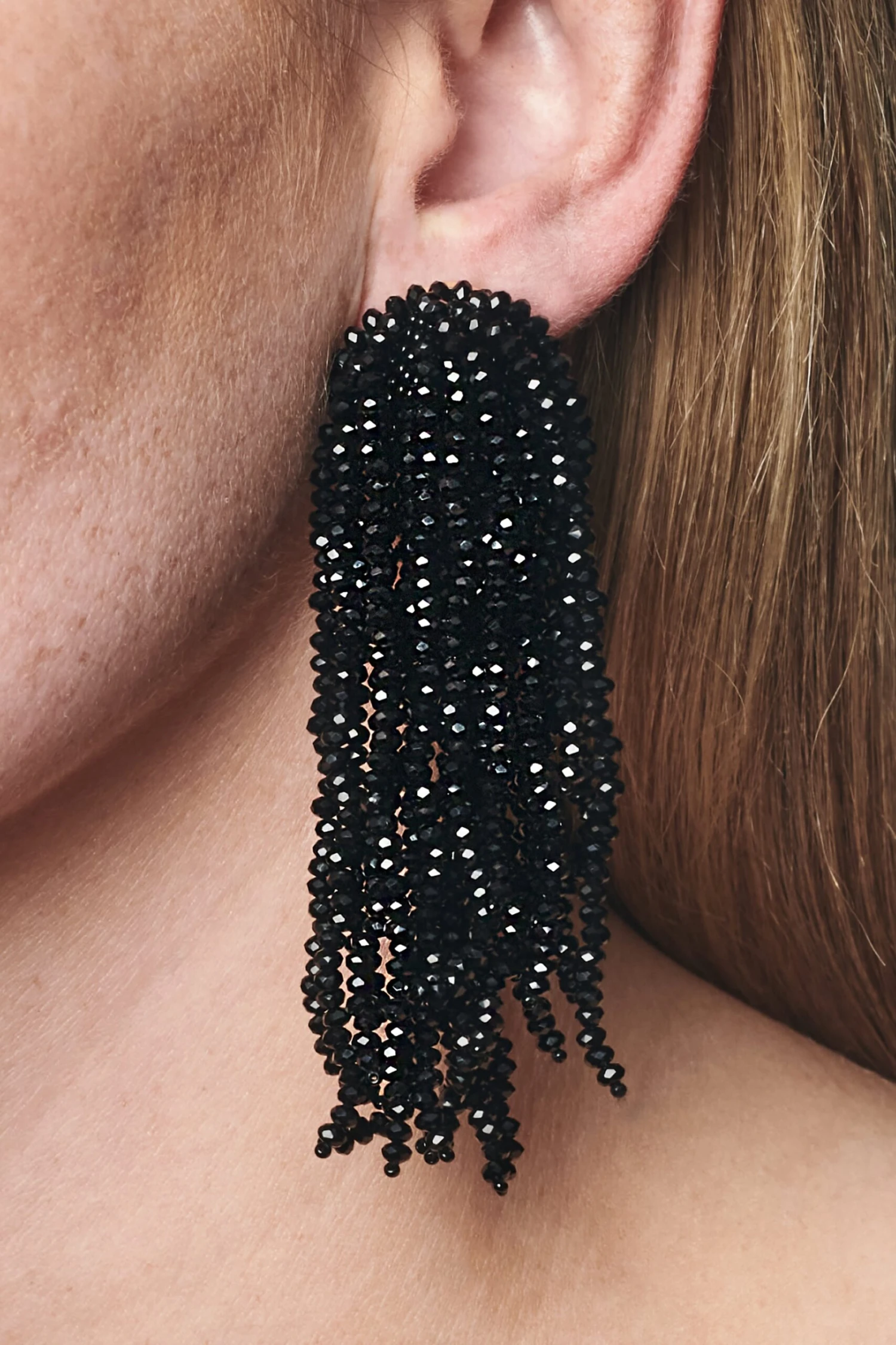 FOUNTAIN EARRINGS - BLACK 1 FOUNTAIN EARRINGS - BLACK