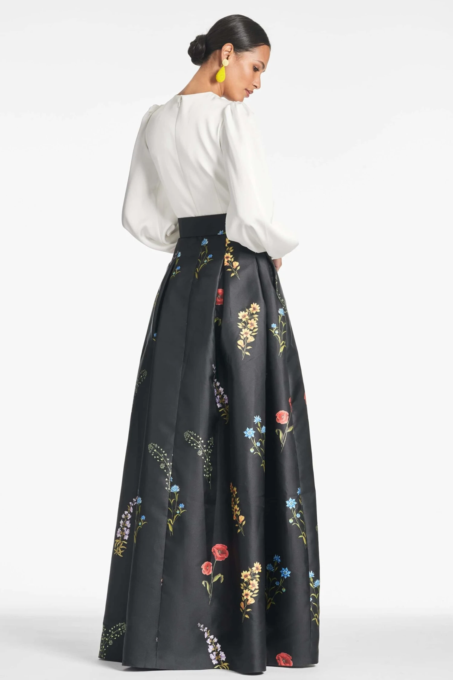 Zoe Gown - Off White/Noir Bouquet 4 Zoe Gown - Off White/Noir Bouquet - Image 4